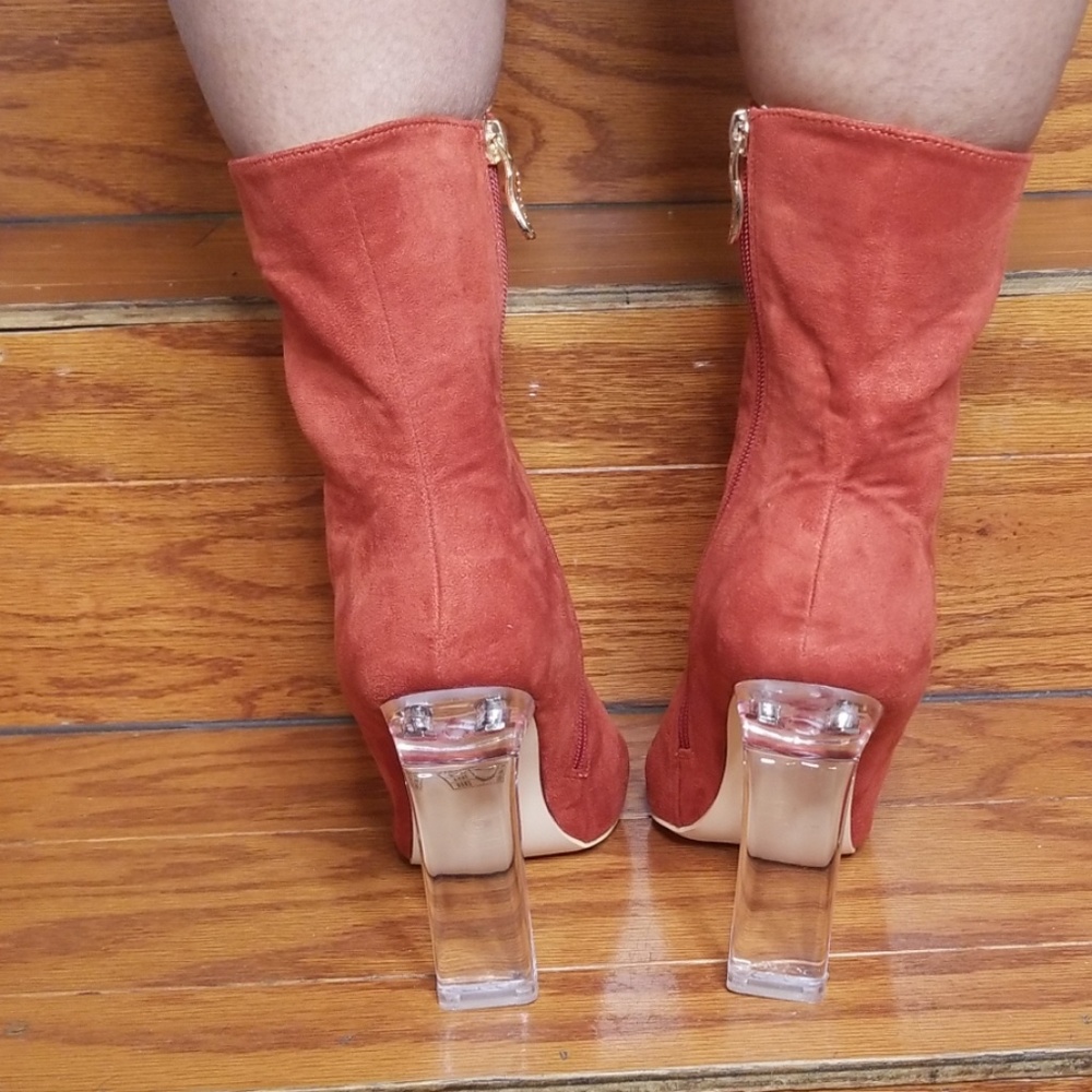 🔥🔥 Open Toe Rust Lucite Booties - Picture 3 of 8